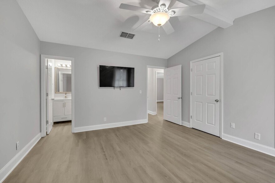 Building Photo - 3350 Oak Trees Ct