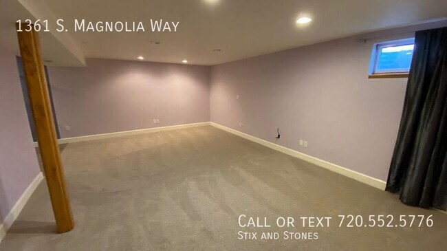 Building Photo - 1361 S Magnolia Way