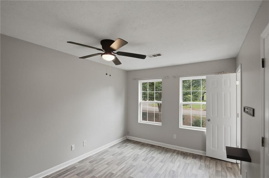 Building Photo - 218 Mill Creek Pl