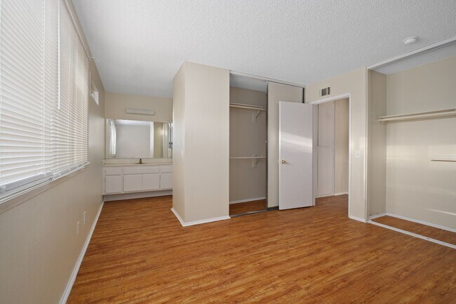 Building Photo - 1650 S Campus Ave