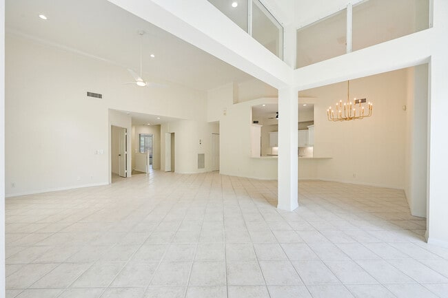 Building Photo - 1580 Clermont Dr