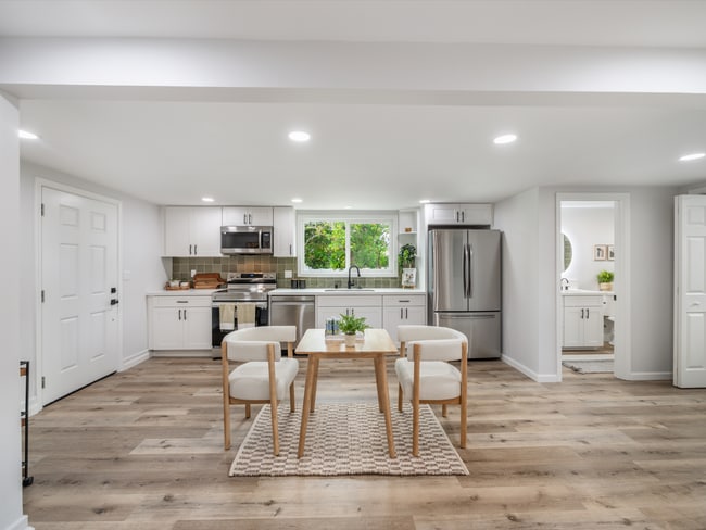 Building Photo - 1576 California Ave