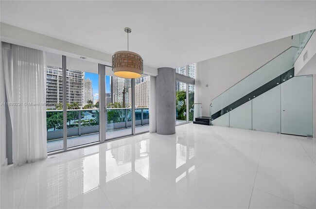 Building Photo - 200 Biscayne Blvd Way