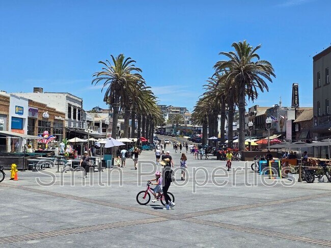 Building Photo - 320 Hermosa Ave