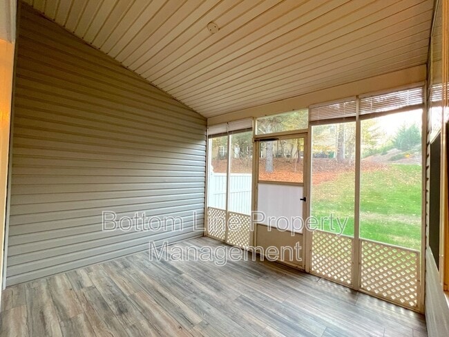 Building Photo - 10814 Princeton Village Dr