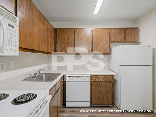 Primary Photo - FULLY RENOVATED UNIT!!! WITH ONE MONTH REN...
