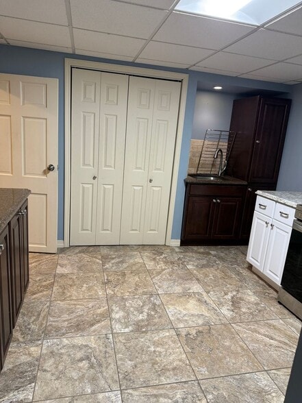 Building Photo - 2224 Pond Rd