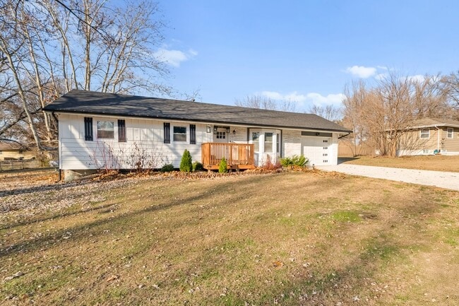 Building Photo - 408 Zay Dr