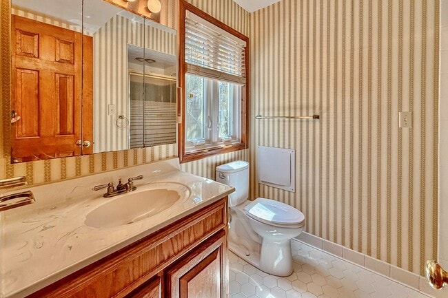 Building Photo - 12182 Heron Dr