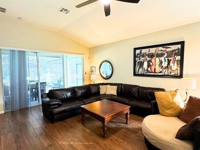 Building Photo - 2900 Columbus Ave