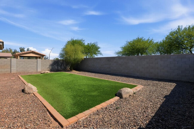 Building Photo - 21858 E Puesta Del Sol