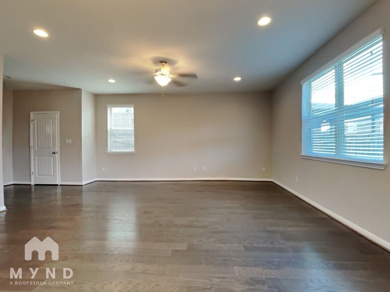 Building Photo - 125 Kavanaugh St