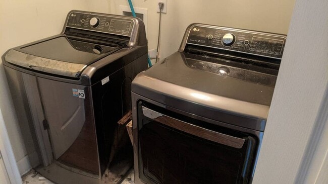 Building Photo - 1735 Brittlebush Ln