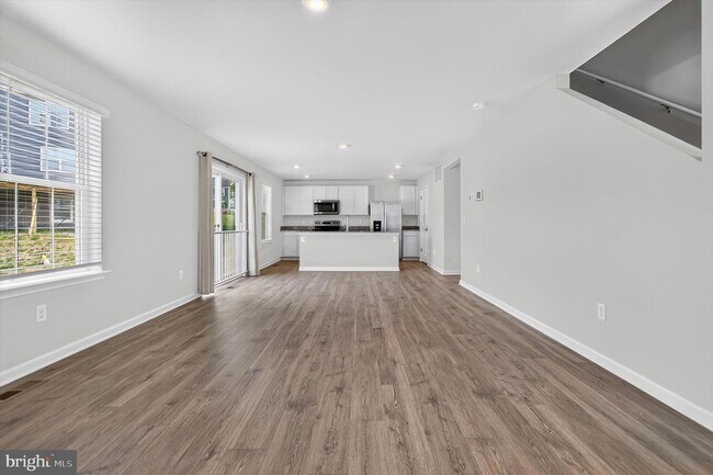 Building Photo - 3155 White Tail Dr