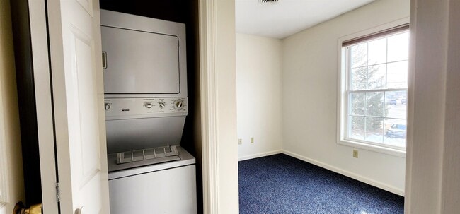 Building Photo - 2 Railroad Ave