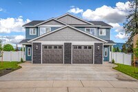 Building Photo - Brand New 3 bed 2.5 townhome