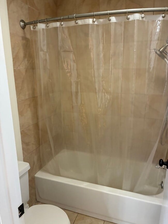 Building Photo - BRAND NEW 1 BEDROOM 1 BED UNIT!!!!