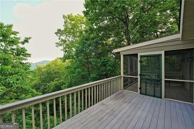 Building Photo - 127 Columbine Dr