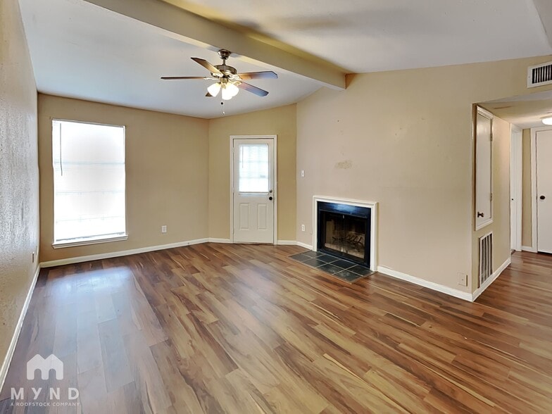 Building Photo - 12500 Sandpiper Dr