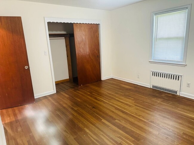 Building Photo - 75 Elm Ave