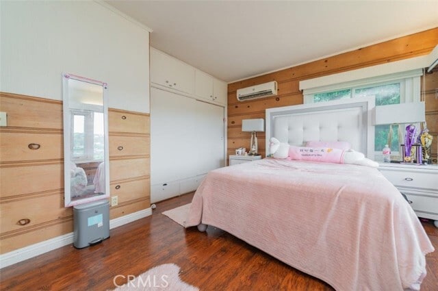 Building Photo - 2832 E Farview Ln