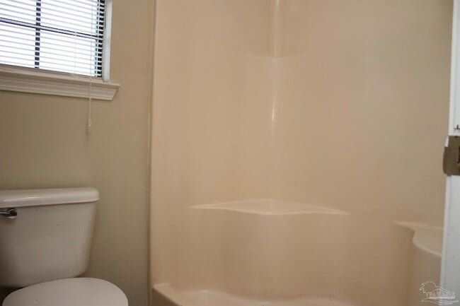 Building Photo - 7608 Wilshire Rd