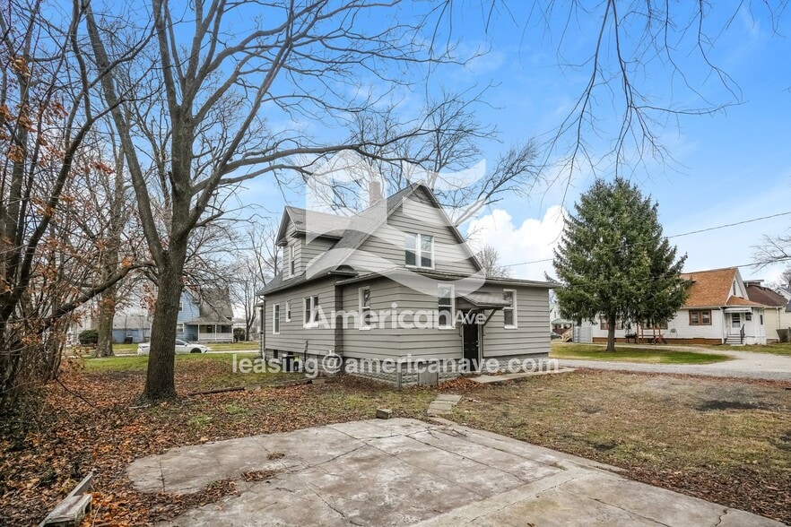 Building Photo - 237 W Garfield Ave