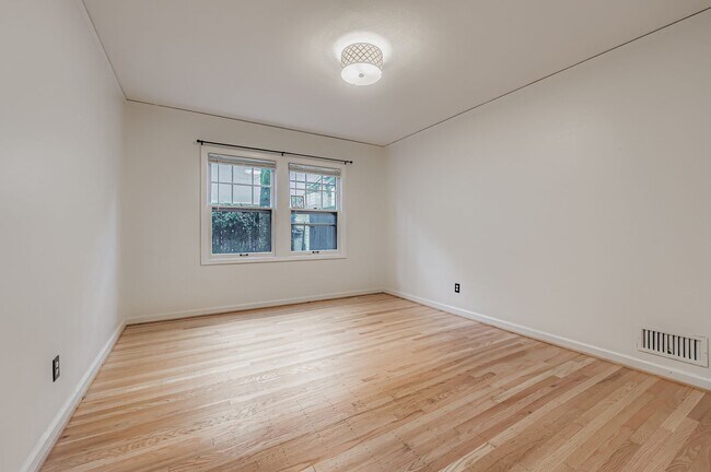 Building Photo - 3437 NE 31st Ave