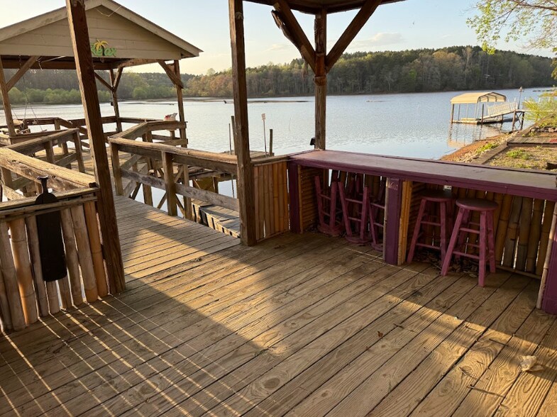 Building Photo - 3058 Bass Dr