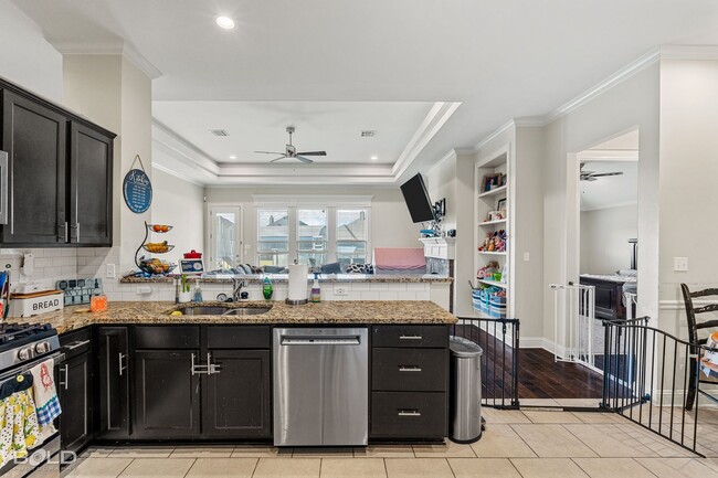 Building Photo - 331 N Hampton St