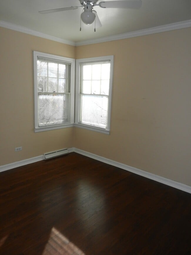Building Photo - $0 DEPOSIT OPTION. CHARMING 3 BED 1 BATH R...