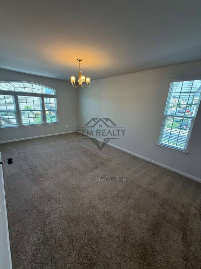 Building Photo - 501 Rolling Valley Dr