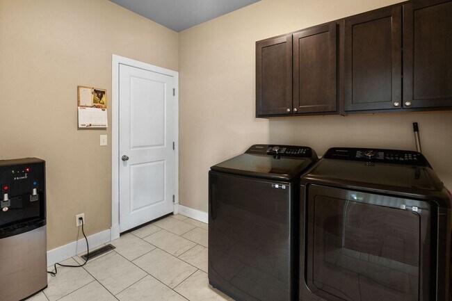 Building Photo - 1604 Drummond Blvd