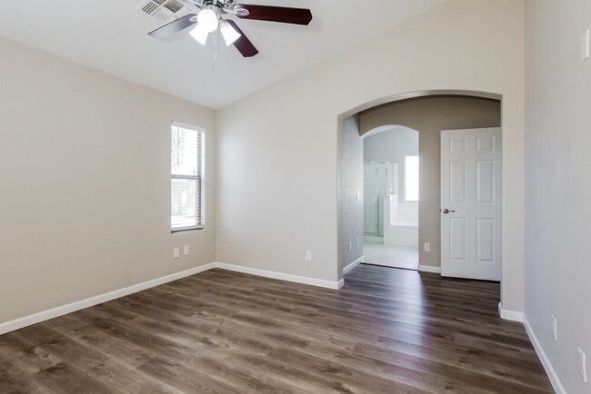 Building Photo - 15072 W Melvin St