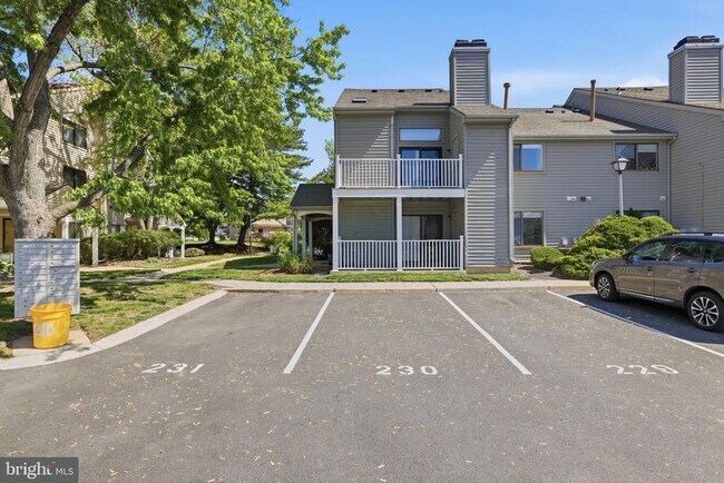 Building Photo - 1310 Roberts Way