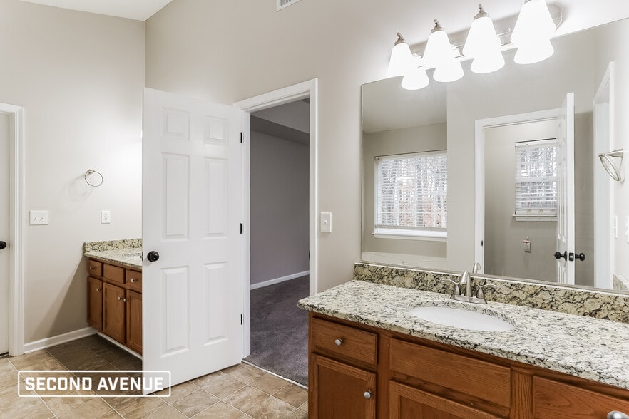 Building Photo - 88 Silver Oak Terrace