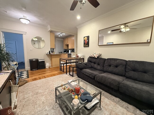 Building Photo - 61 Park Dr