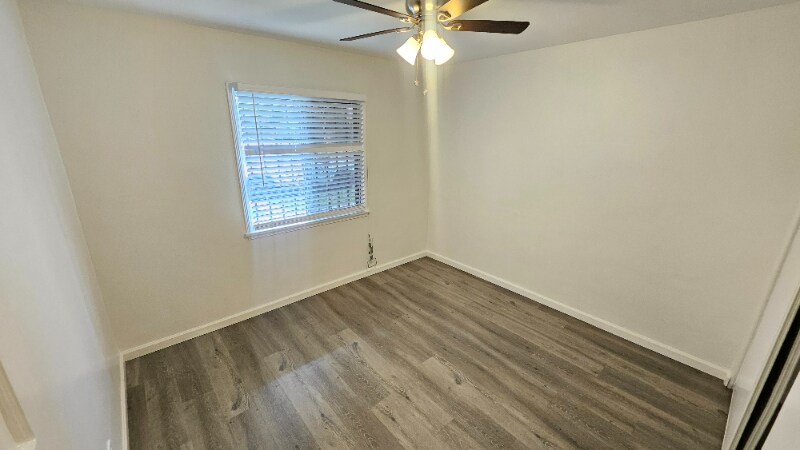 Building Photo - 1120 E Fairview Blvd