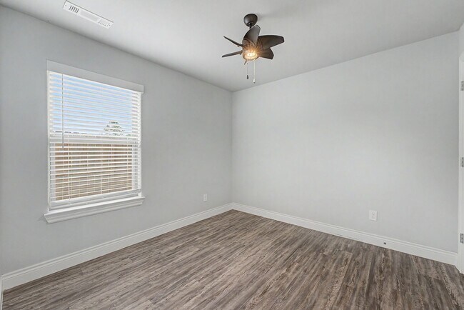Building Photo - Awesome home with great location in Rogers