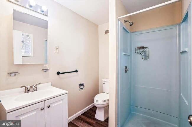 Building Photo - 4503 Traymore St