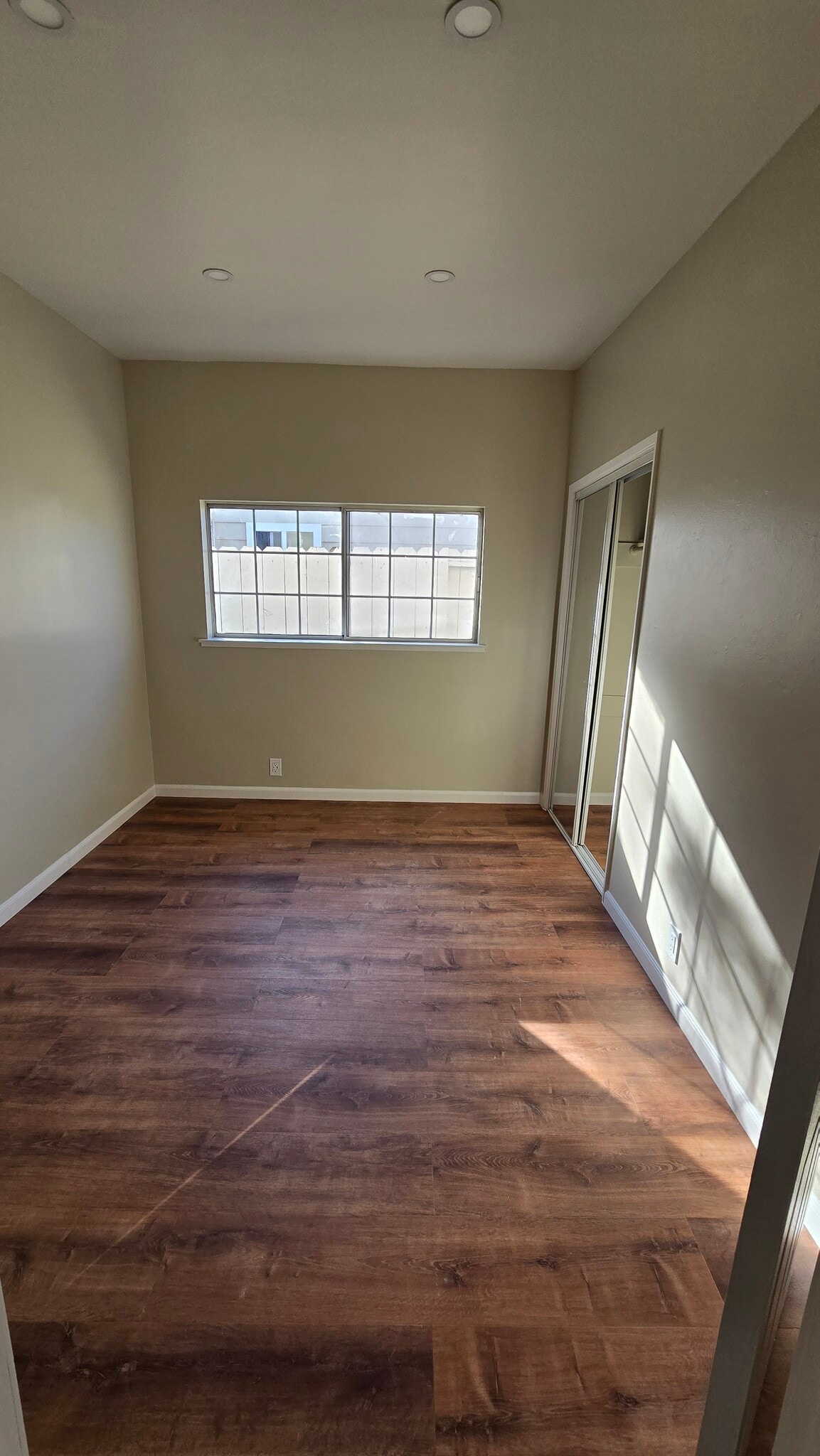 Room 4 - 1203 Cobb St