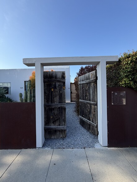 front entry gate- shared with front house - 939 Indiana Ave