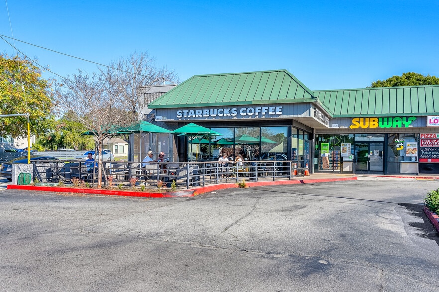 Building Photo - 8207 Stewart Ave