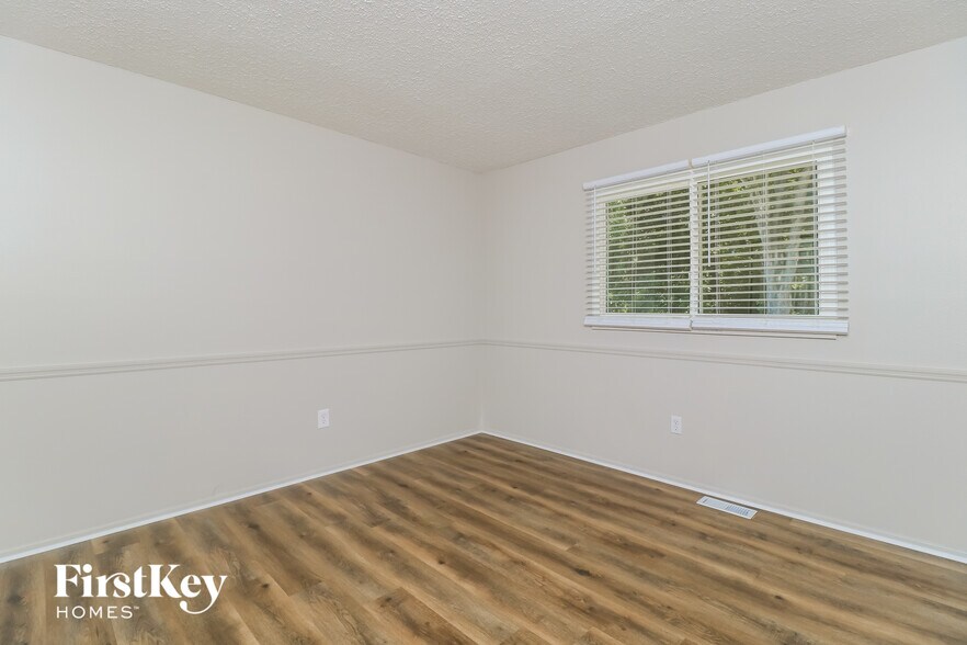 Building Photo - 2705 Peachwood Trail