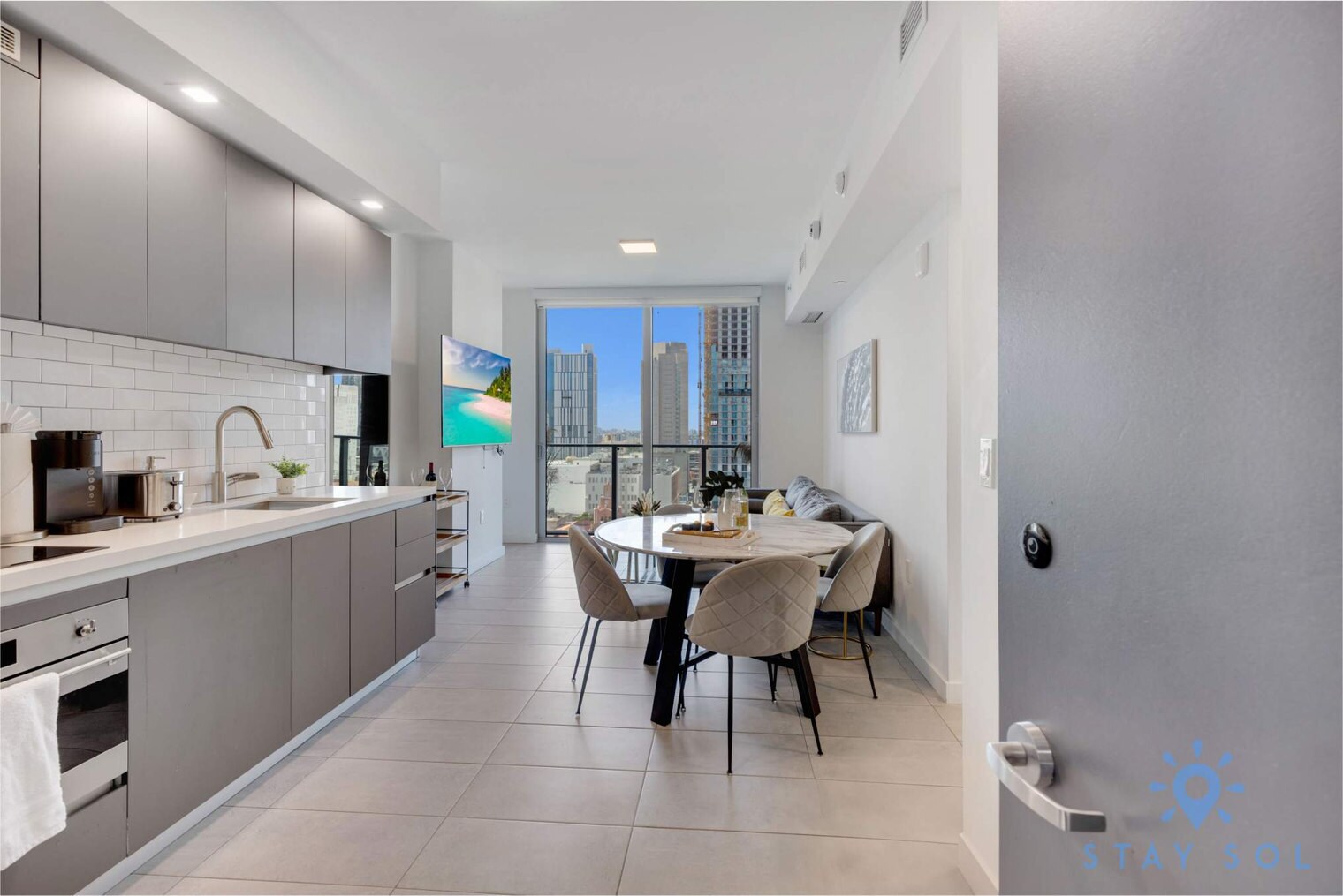 Building Photo - 227 NE 2nd St