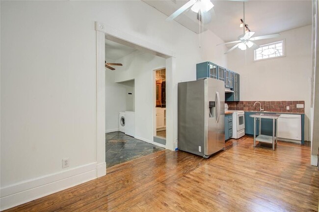 Building Photo - 5311 Palmetto St