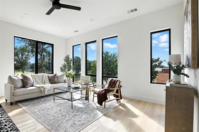 Building Photo - 4611 Fairmount St