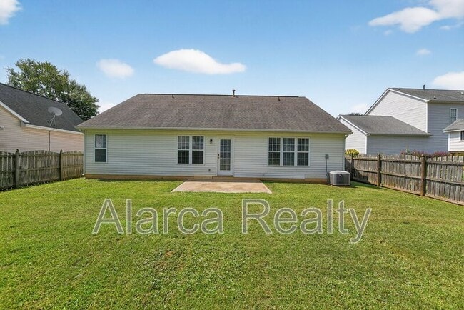 Building Photo - 11223 Dickie Ross Rd
