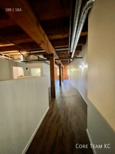 Building Photo - 204 Walnut St