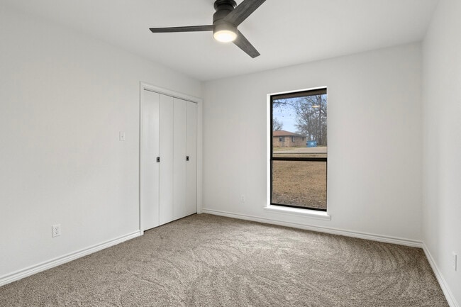 Building Photo - 2533 Green Hill Rd
